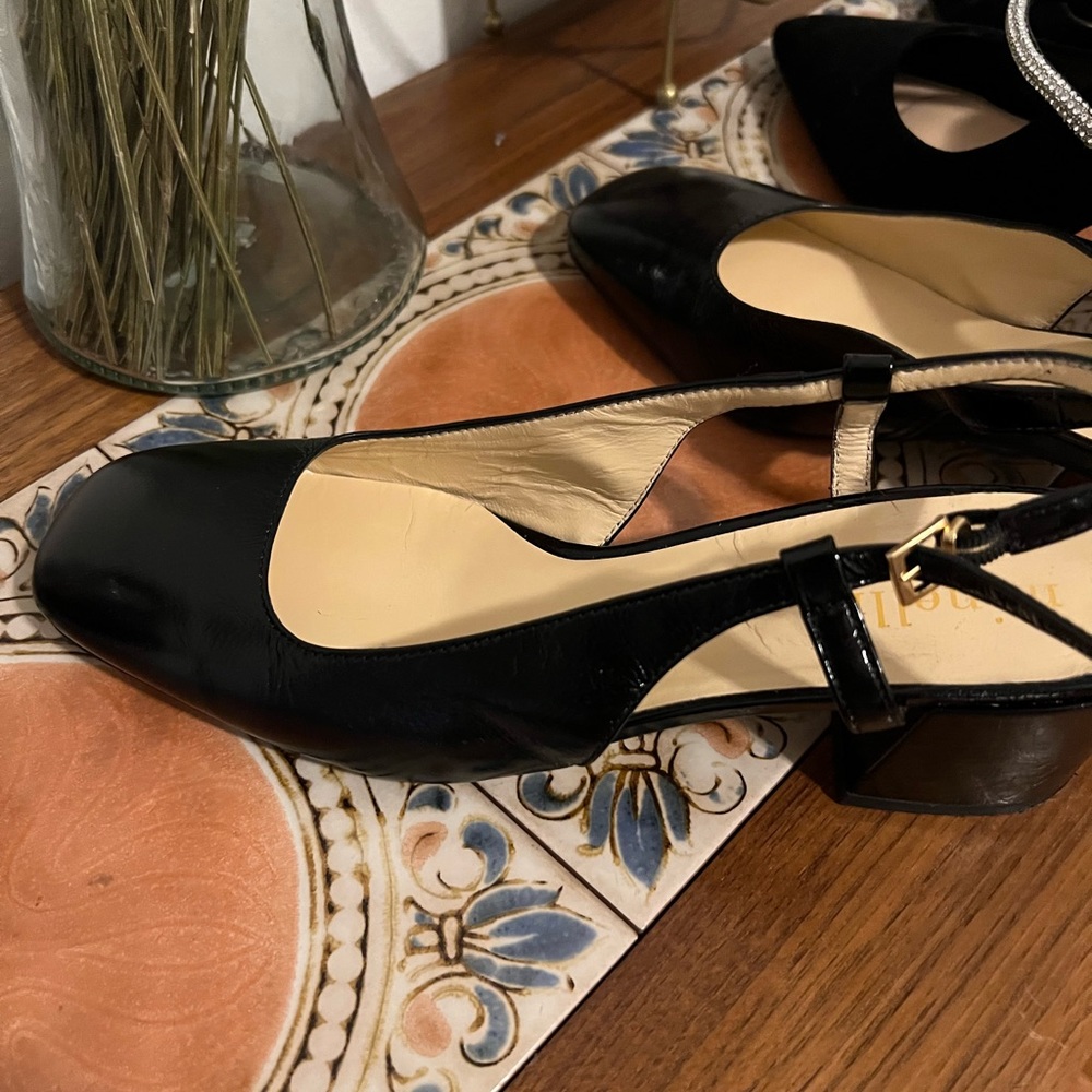 Two pairs of shoes: Minelli and Vince Camuto. In extremely good conditions.